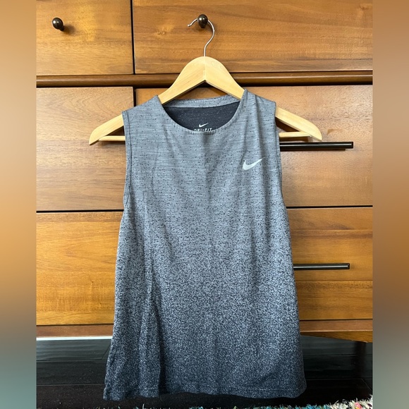 Nike Women’s Medalist Dri-fit Running tank - Medium, excellent condition - Picture 2 of 2
